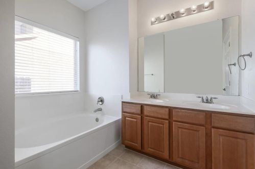 11000 Boundless Vly Dr, Austin TX 78754 exterior