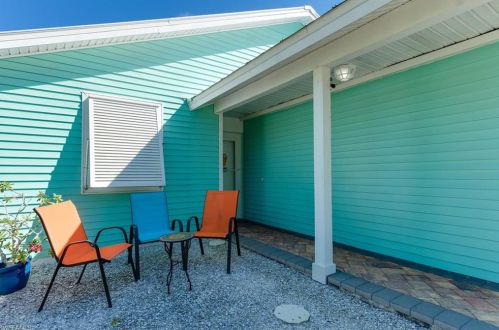 629 91st Ave, Naples FL  34108-2422 exterior