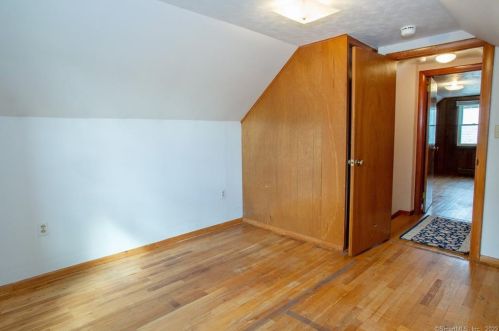 5 Litchfield Dr, Enfield CT 06082-5807 exterior