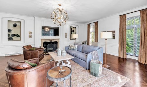 1469 Lilac Ln, Milwaukee WI  53217-2960 exterior