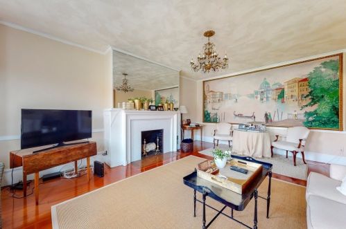 903 Beacon St, Boston MA exterior