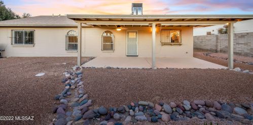 1458 Olympic Club Dr, Tucson AZ  85710-7250 exterior