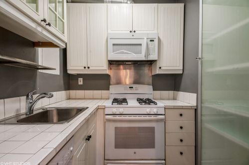 1642 Berwyn Ave, Chicago IL 60640-2007 exterior