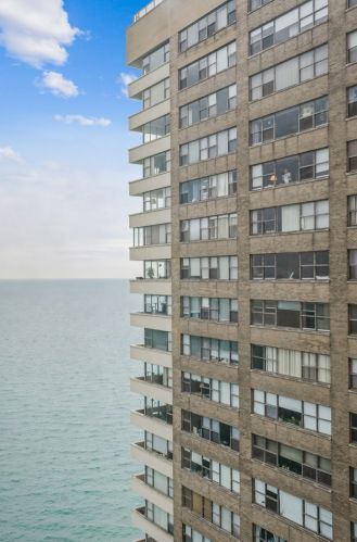 6171 Sheridan Rd, Chicago IL  60660-2802 exterior