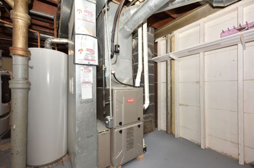 515 68, Milwaukee WI 53213-3955 exterior