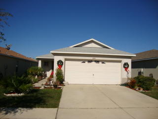 8140 Canterbury Lake Blvd, Tampa FL  33619-6674 exterior