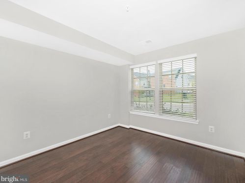 22213 Broadway Ave, Clarksburg MD 20871-3430 exterior