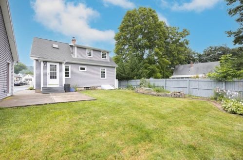 310 Main St, Meriden CT 06450-6047 exterior