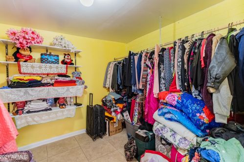 2911 50th Dr, Phoenix AZ  85031-3530 exterior