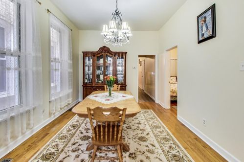 2513 Walton St, Chicago IL 60622-4510 exterior