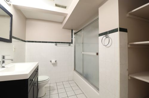 2507 Thorndale Ave, Chicago IL 60631-2350 exterior