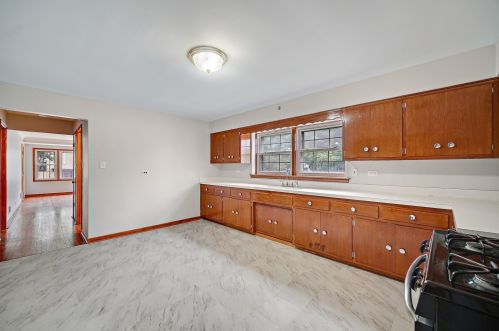 6201 Kilpatrick Ave, Chicago IL 60652-3050 exterior