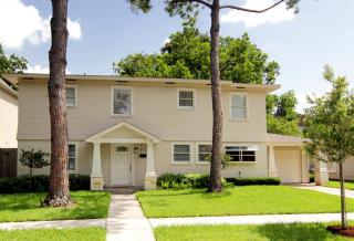 2711 Robinhood St, Houston TX  77005-2433 exterior