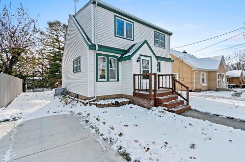 1117 Windiate St, Manitowoc, WI 54220-2706