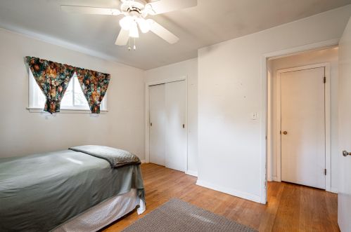 8456 51, Milwaukee WI 53223-3002 exterior