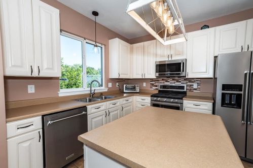 6066 Southcrest Way, Saint Louis MO 63129-2380 exterior