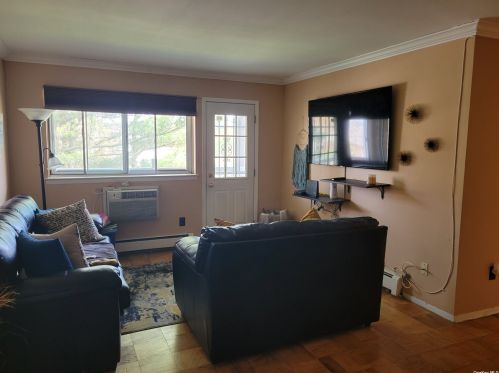 100 Hawthorne Ave, Central Islip NY  11722-1359 exterior