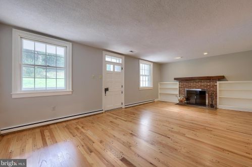 1944 Millersville Rd, Lancaster PA 17603-6153 exterior