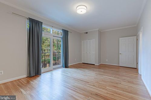 1515 Highwood Dr, Mc Lean VA  22101-5800 exterior