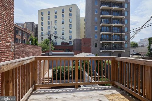 221 E St, Washington DC  20002-7700 exterior