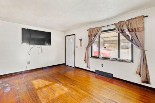 1948 Dartmore St, Pittsburgh PA 15210-4005 exterior