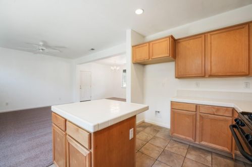 851 Holley Ct, Folsom CA 95630-3518 exterior