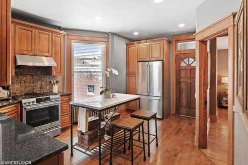 1823 22 Pl, Chicago IL 60608-4004 exterior