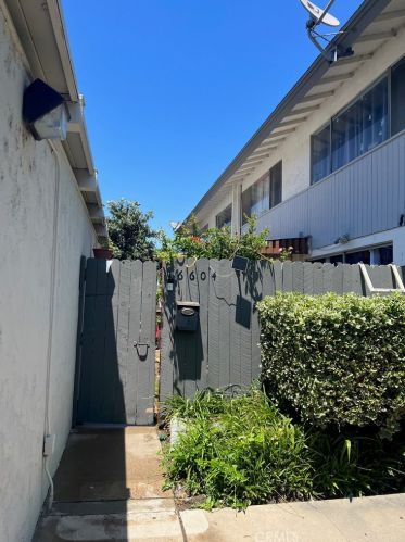 16604 Montego Way, Tustin CA  92780-4100 exterior