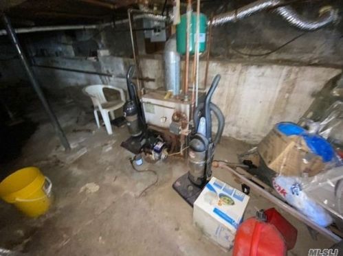 19 9 Ave, Huntington Station NY 11746-2219 exterior