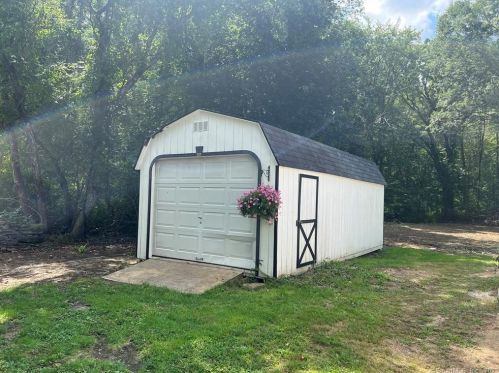 963 Upper Maple St, Killingly CT 06241-2042 exterior