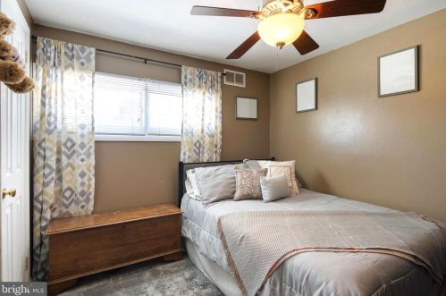 215 Ridgely Rd, Glen Burnie MD 21061-4513 exterior