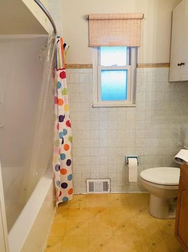 738 Camp Hollow Rd, Pittsburgh PA 15122-3300 exterior