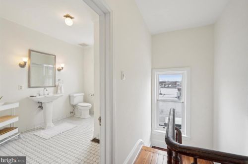 852 24 St, Philadelphia PA 19130-1913 exterior