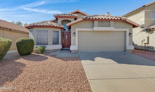 2223 Crest Ln, Phoenix AZ  85024-6500 exterior