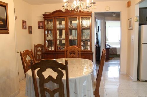 195 Swinton Ave, Bronx NY 10465-1920 exterior