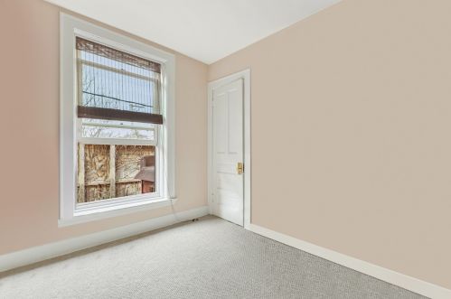 2206 Kenmore Ave, Chicago IL 60613-2916 exterior