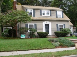 95 Allen Ave, Newton, MA 02468-1720