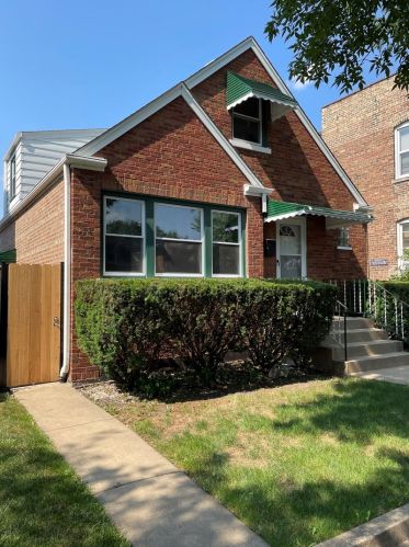 3040 55 St, Chicago IL 60632-4738 exterior