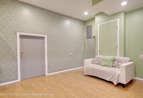 46 Brookside Rd, Edison NJ 08817-4618 exterior