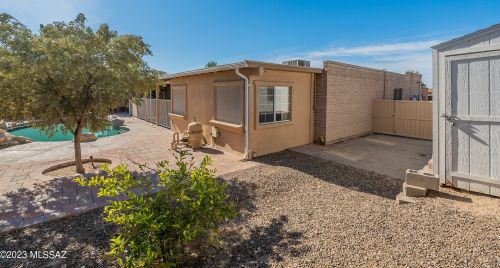 4801 Red Wolf Dr, Tucson AZ  85742-8825 exterior
