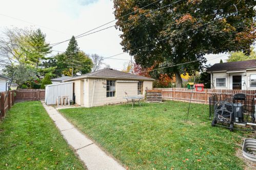 3379 Burrell St, Milwaukee WI 53207-2754 exterior