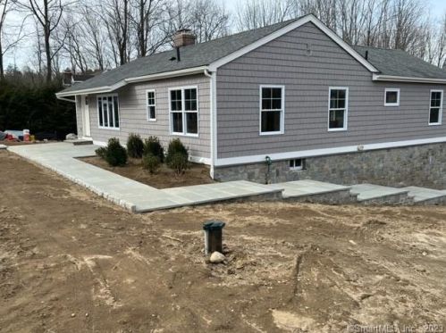 43 Maple Shade Rd, Ridgefield, CT 06877-3828