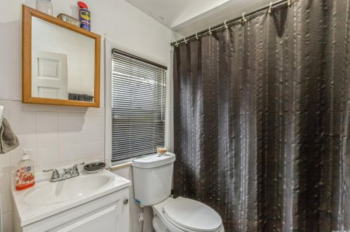 1007 Church St, Bohemia NY 11716-5019 exterior