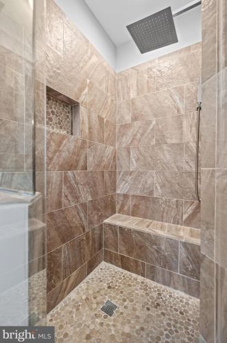 5235 Bessley Pl, Alexandria VA 22304-8646 exterior