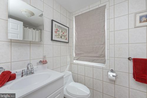 1134 Carpenter St, Philadelphia PA 19147-3608 exterior