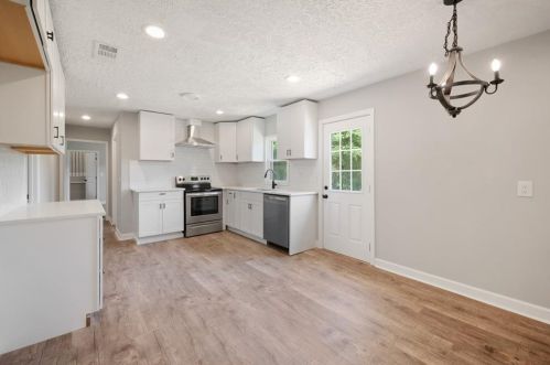 4739 Newton Dr, Gainesville GA 30506-2650 exterior