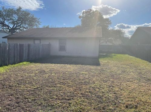 12211 Dundee Dr, Austin TX 78759-3653 exterior