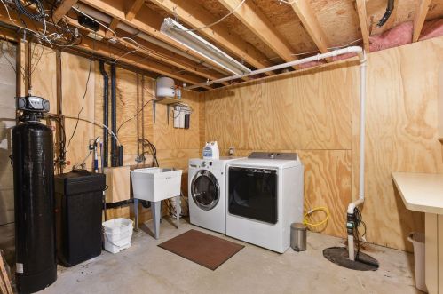 1735 Perkins Ln, Maple Plain MN 55359 exterior