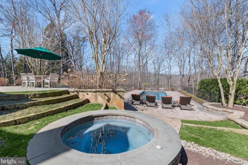 11820 Beekman Pl, Rockville MD 20854-2177 exterior