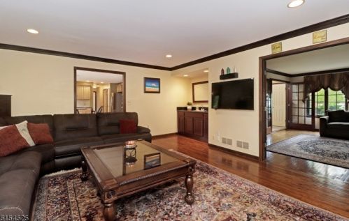 14 Marlin Dr, Whippany NJ exterior